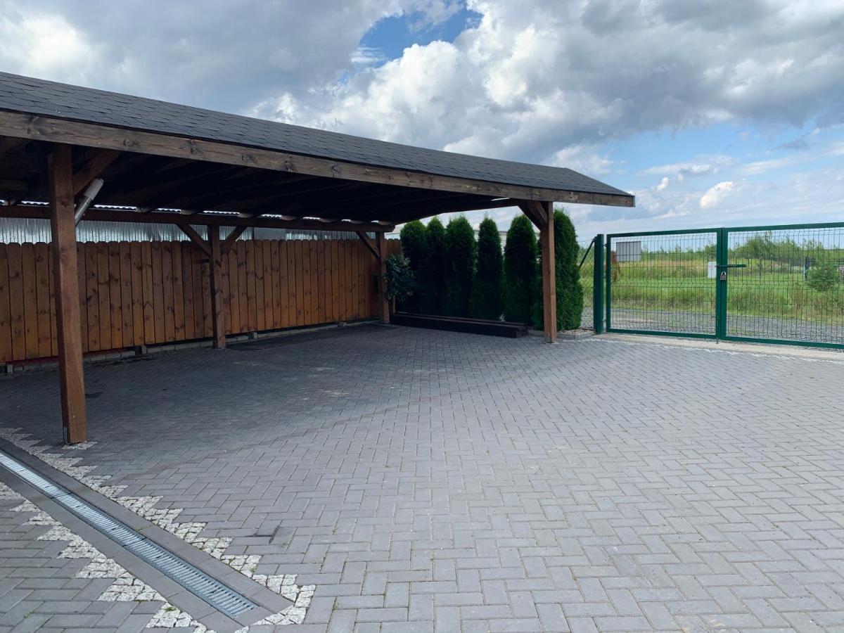 Willa Różowy Domek Rakowice Male Exterior foto
